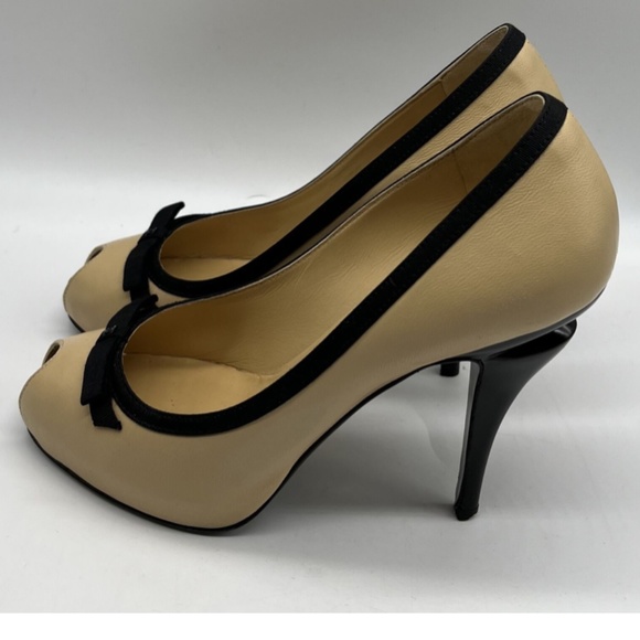 CHANEL Off-White Leather Peep Toe Pump w/ CC Logo Bow + Grosgrain Trim sz 38.5 - Picture 3 of 11